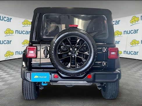 Used 2024 Jeep Wrangler Unlimited Sahara AWD/4WD image 5