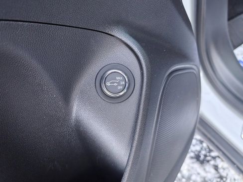 Used 2022 Buick Encore GX Essence w/ Experience Buick Package image 14