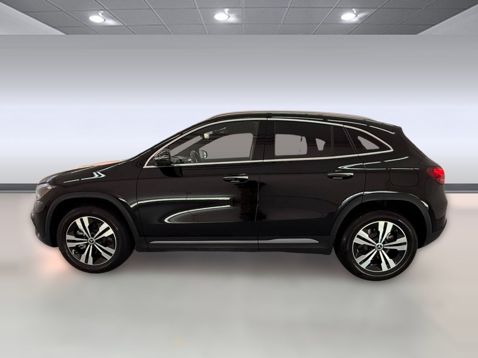 New 2026 Mercedes-Benz GLB 250 image 2