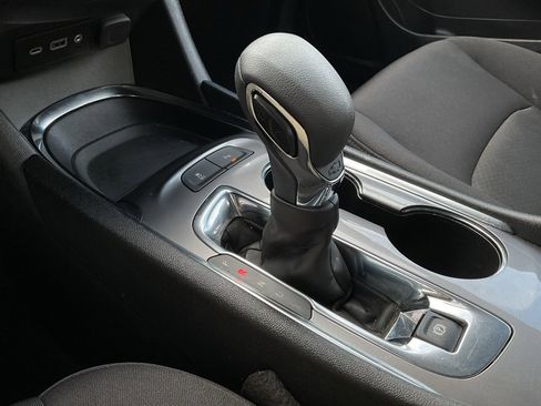 Used 2024 Chevrolet Malibu LT image 35