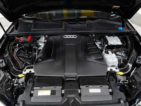 Used 2025 Audi Q7 2.0T Premium Plus AWD/4WD image 32