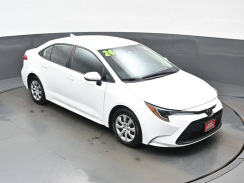 Used 2024 Toyota Corolla LE FWD image 35