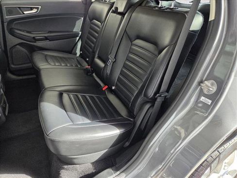 Used 2022 Ford Edge SEL image 17