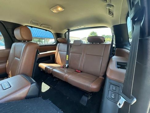 Used 2017 Toyota Sequoia Platinum RWD image 27