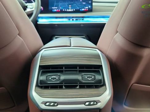 Used 2023 BMW 760i xDrive AWD/4WD image 52