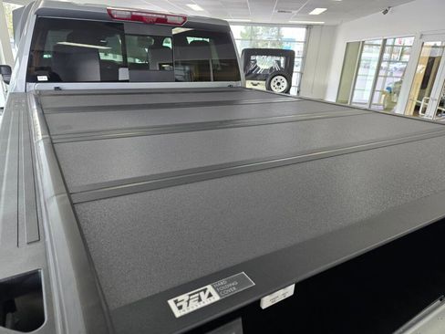 Used 2024 GMC Sierra 2500 AT4 w/ AT4 Premium Plus Package image 16