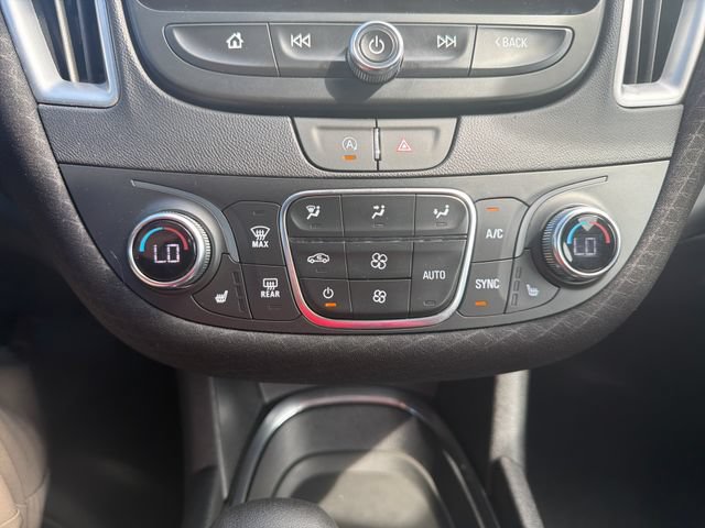 Used 2025 Chevrolet Malibu LT FWD image 21