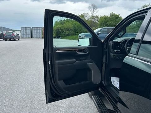 Certified 2026 Chevrolet Silverado 1500 High Country w/ Midnight Edition AWD/4WD image 13