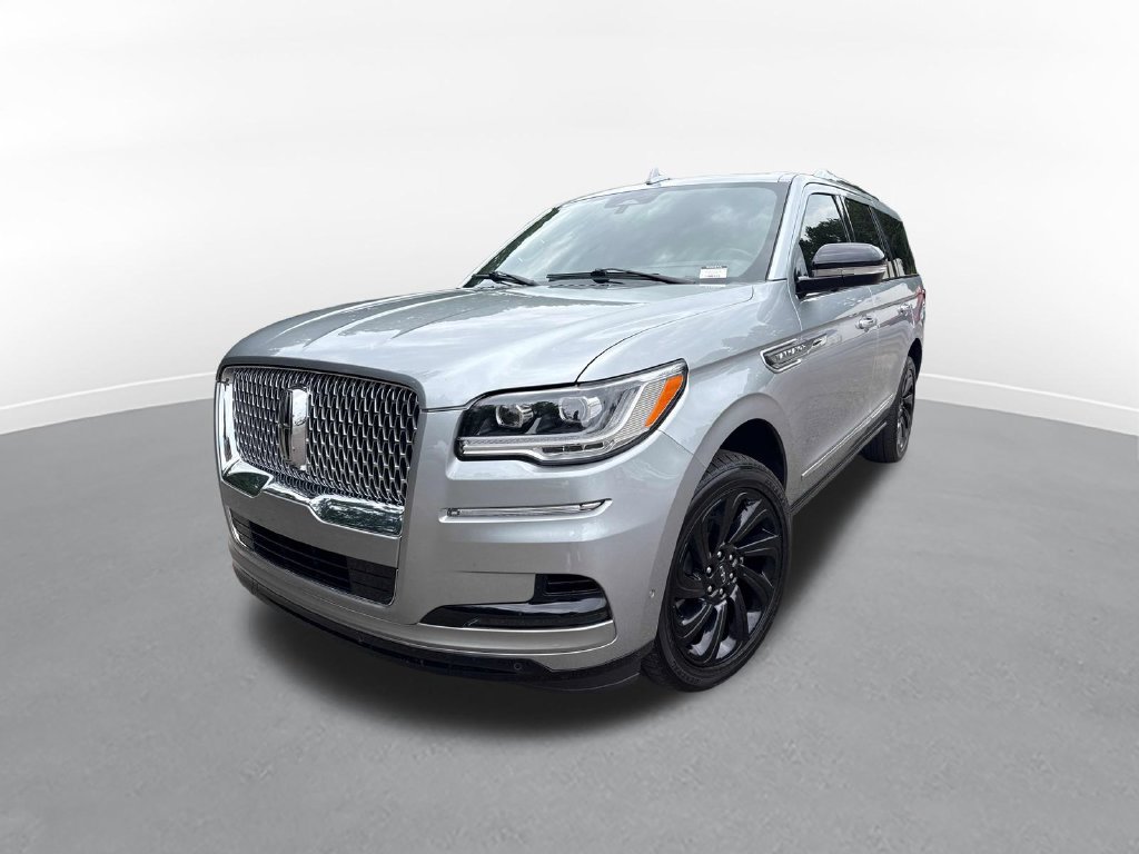 Used 2023 Lincoln Navigator Reserve AWD/4WD image 1