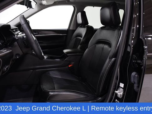 Used 2023 Jeep Grand Cherokee L Limited w/ Luxury Tech Group II image 21