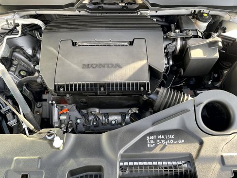 Used 2024 Honda Pilot Touring image 8