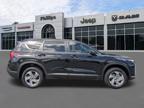 Used 2023 Hyundai Santa Fe SE image 2