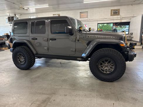Used 2022 Jeep Wrangler Unlimited Rubicon w/ Xtreme Recon 35" Tire Package AWD/4WD image 5