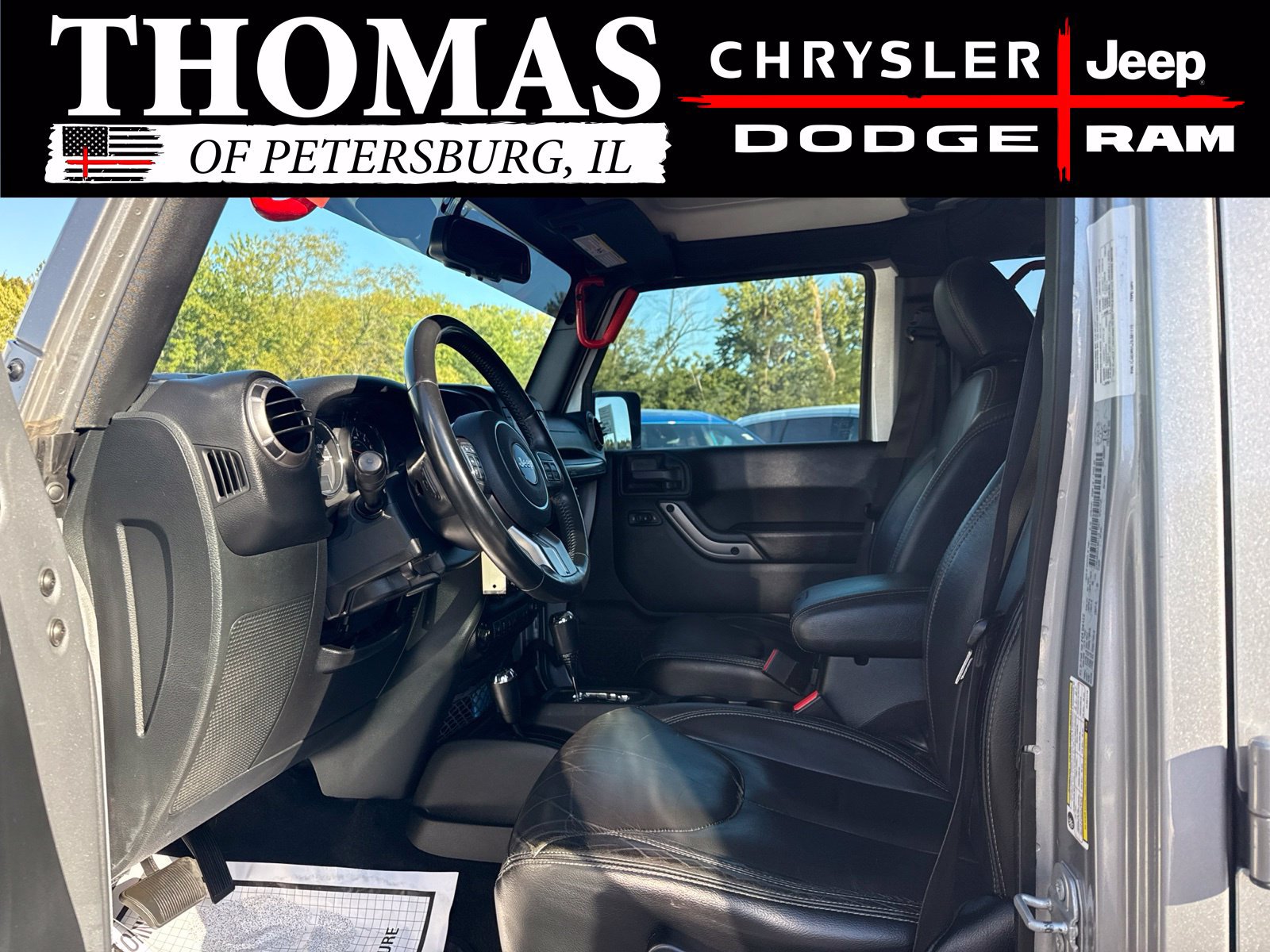 Used 2018 Jeep Wrangler Unlimited Sahara w/ Dual Top Group AWD/4WD image 10