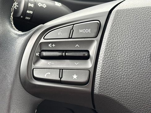 Certified 2023 Hyundai Venue Limited FWD image 15