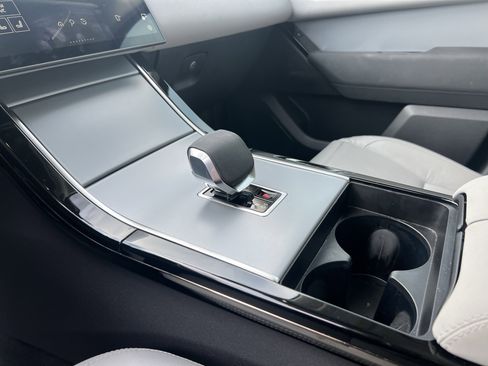 Certified 2025 Land Rover Range Rover Velar S image 28