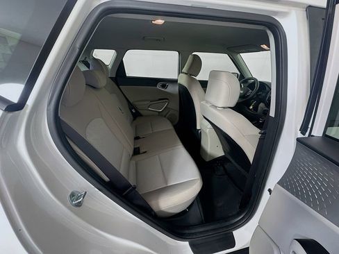 Used 2020 Kia Soul LX image 25