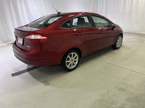 Used 2015 Ford Fiesta SE w/ Equipment Group 201A FWD image 11