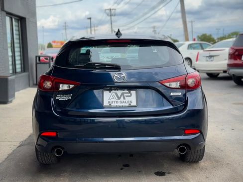 Used 2017 MAZDA MAZDA3 Grand Touring w/ Premium Equipment Package FWD image 4