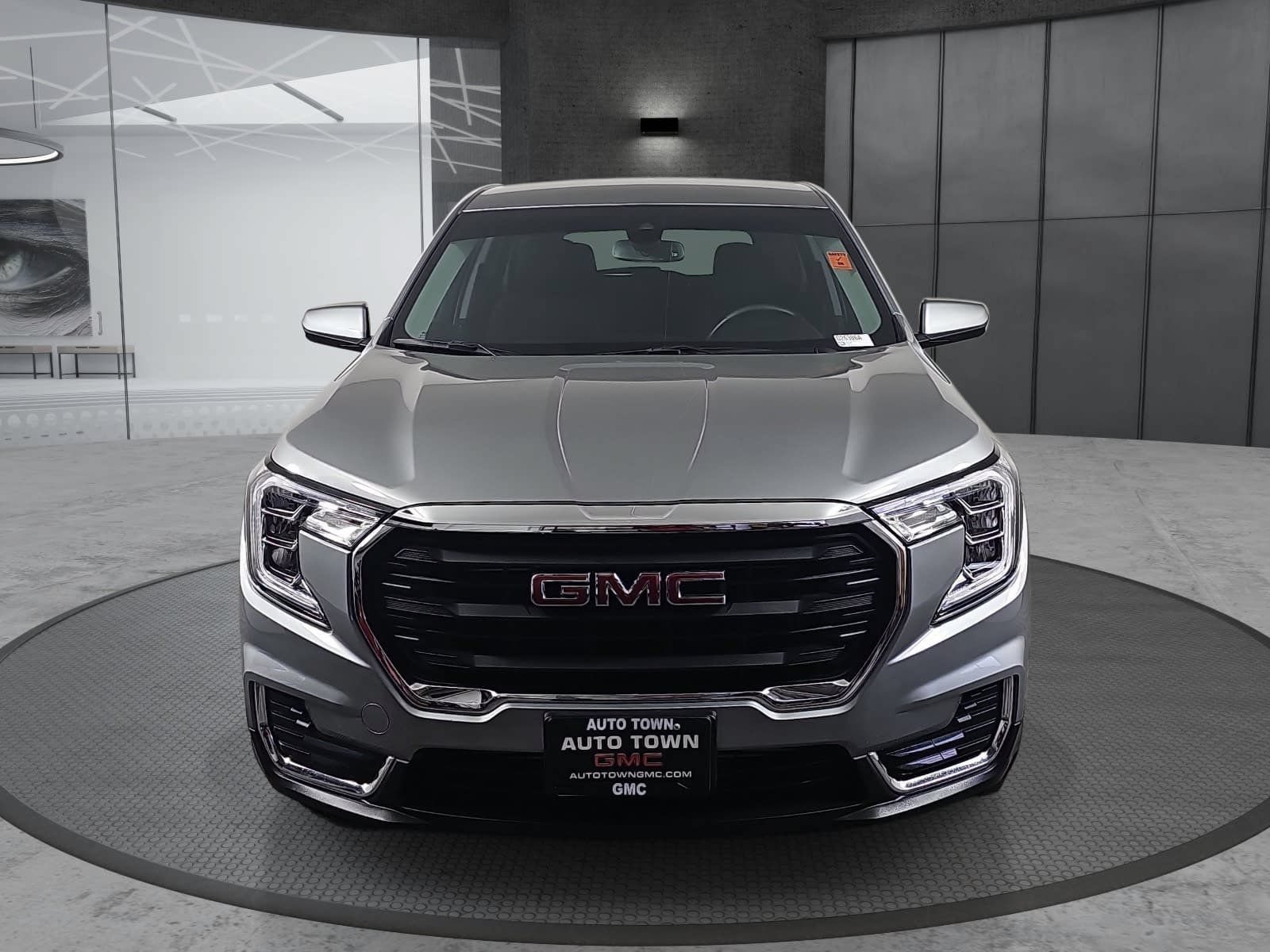 Used 2024 GMC Terrain SLE AWD/4WD image 2