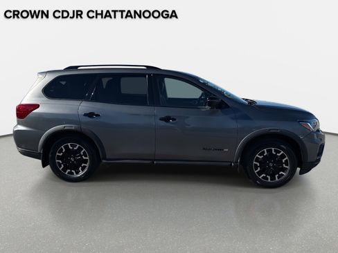 Used 2020 Nissan Pathfinder SL image 4