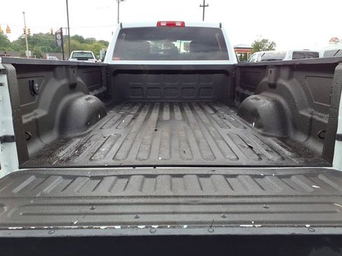 Used 2024 RAM 2500 Tradesman w/ Chrome Appearance Group AWD/4WD image 15