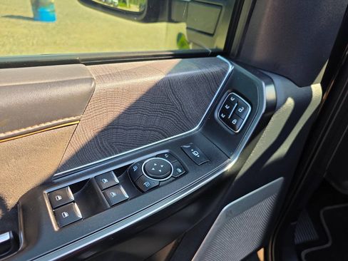 Used 2023 Ford F250 Platinum AWD/4WD image 27