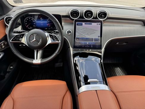 Used 2024 Mercedes-Benz GLC 300 4MATIC image 8