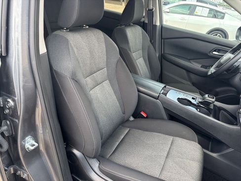 Used 2025 Nissan Rogue SV FWD image 38
