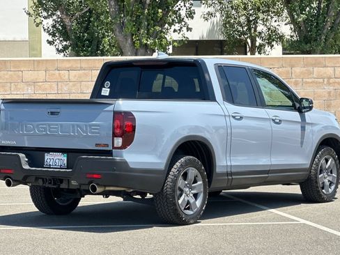 Certified 2025 Honda Ridgeline TrailSport image 4