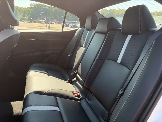 Used 2025 Toyota Camry SE FWD image 6