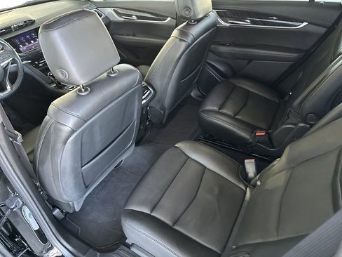 Certified 2025 Cadillac XT6 Premium Luxury image 30