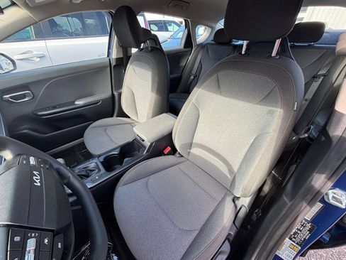 Used 2025 Kia K4 FWD image 35
