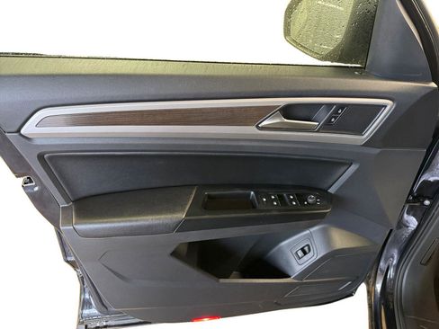 Used 2019 Volkswagen Atlas SE image 9