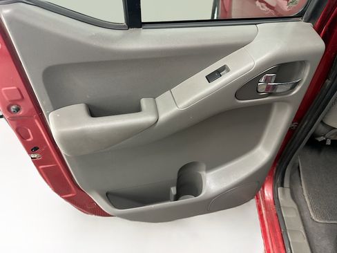 Used 2020 Nissan Frontier SV image 26