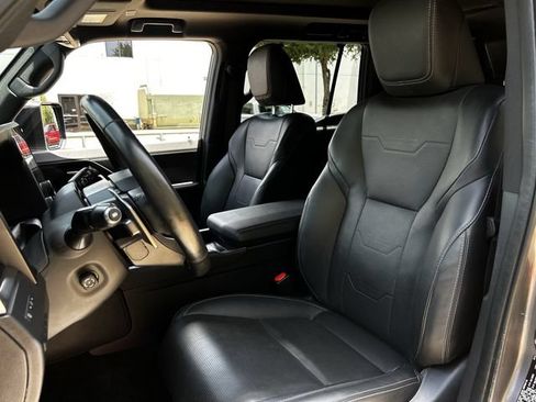 Used 2024 Lexus GX 550 w/ Accessory Package (Z1) AWD/4WD image 29