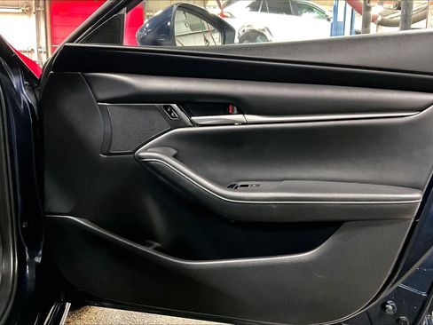 Used 2021 MAZDA MAZDA3 s image 20