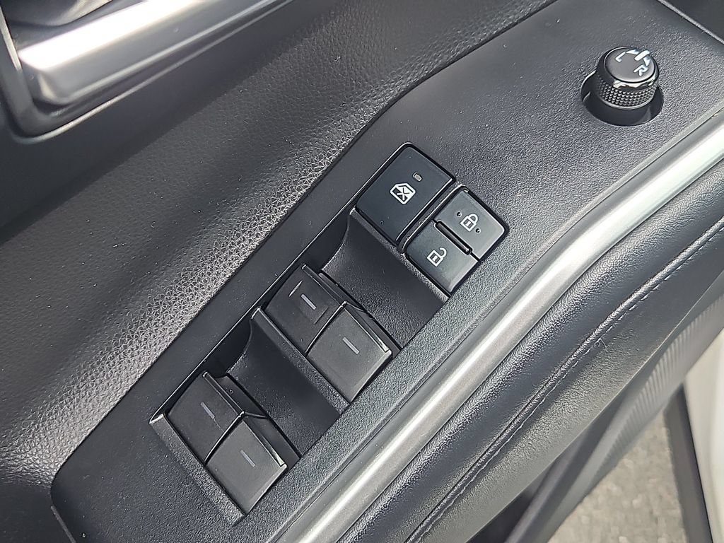 Used 2021 Toyota Highlander XLE AWD/4WD image 26