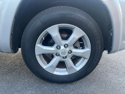 Used 2012 Toyota RAV4 Limited image 34