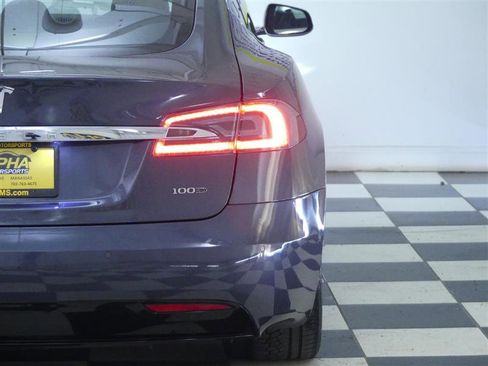 Used 2018 Tesla Model S 100D image 30