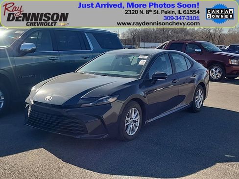 Used 2025 Toyota Camry LE image 1