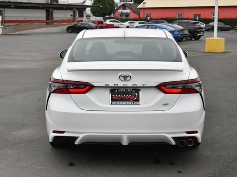 Used 2024 Toyota Camry SE image 7