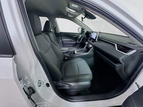 Used 2023 Toyota RAV4 XLE image 32