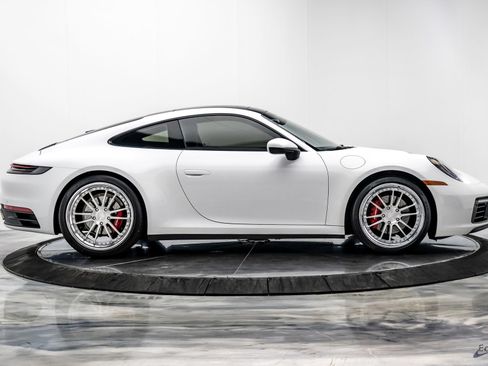 Used 2020 Porsche 911 Carrera RWD image 17
