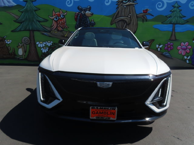 Used 2025 Cadillac Lyriq Sport w/ LPO, Floor Liner Package AWD/4WD image 2