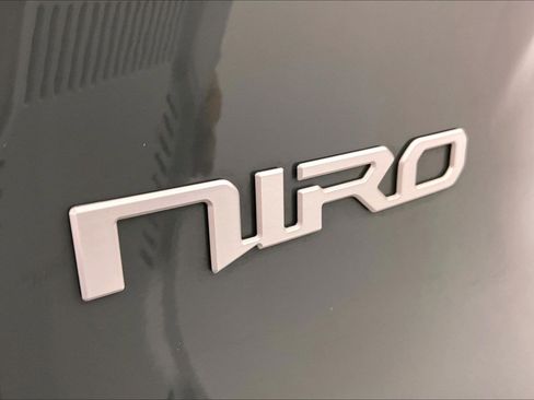 Used 2023 Kia Niro EX image 7