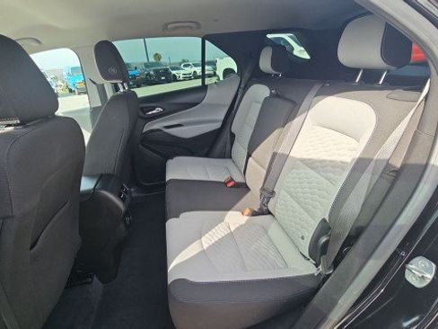 Used 2021 Chevrolet Equinox LS FWD image 24