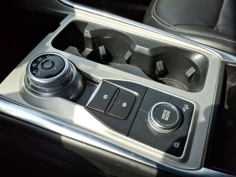 Used 2023 Ford Explorer XLT w/ Equipment Group 202A AWD/4WD image 19