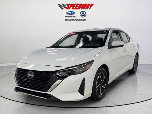 Used 2025 Nissan Sentra SV FWD image 12