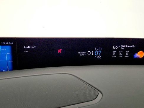 Used 2025 Lincoln Navigator Reserve AWD/4WD image 18